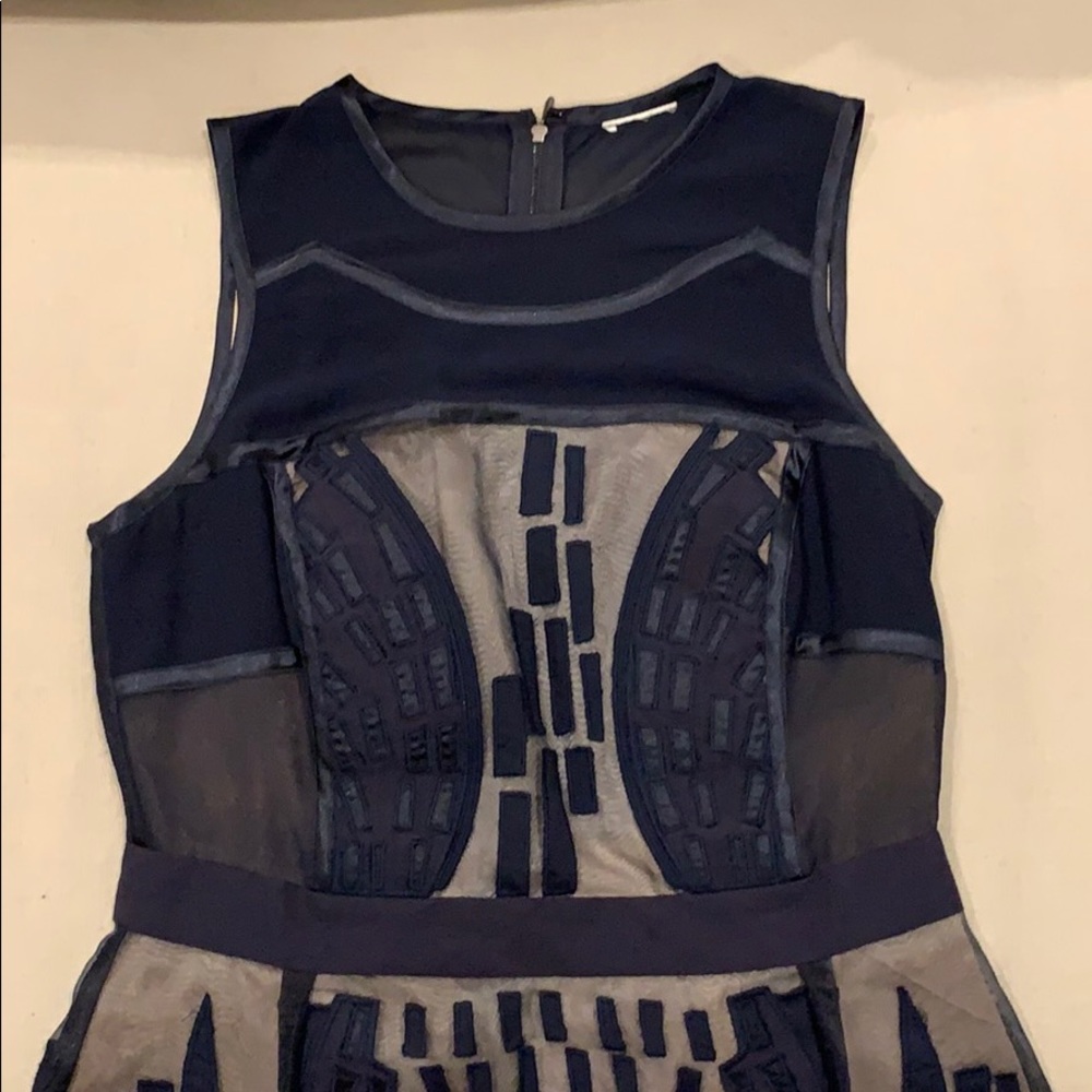 Sleeveless graphic party dress!